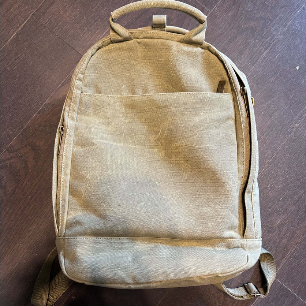 Day Owl Slim Pro Backpack (Pale Olive)